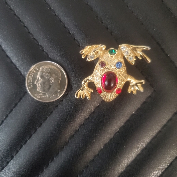 Pin - Picture 1 of 1